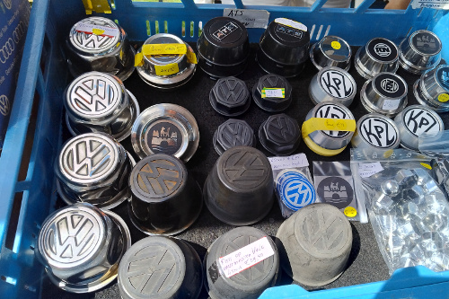 Weltmeister and GT wheel center caps
