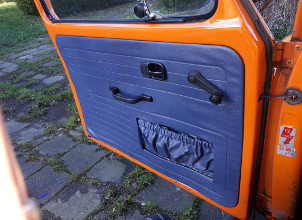 panneau de porte bleu